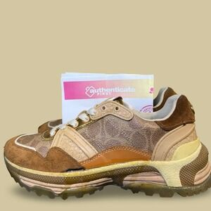 COACH C143 Womens Size 7B
Runner Signature Sneakers Shoes Tan
Saddle Lace Up